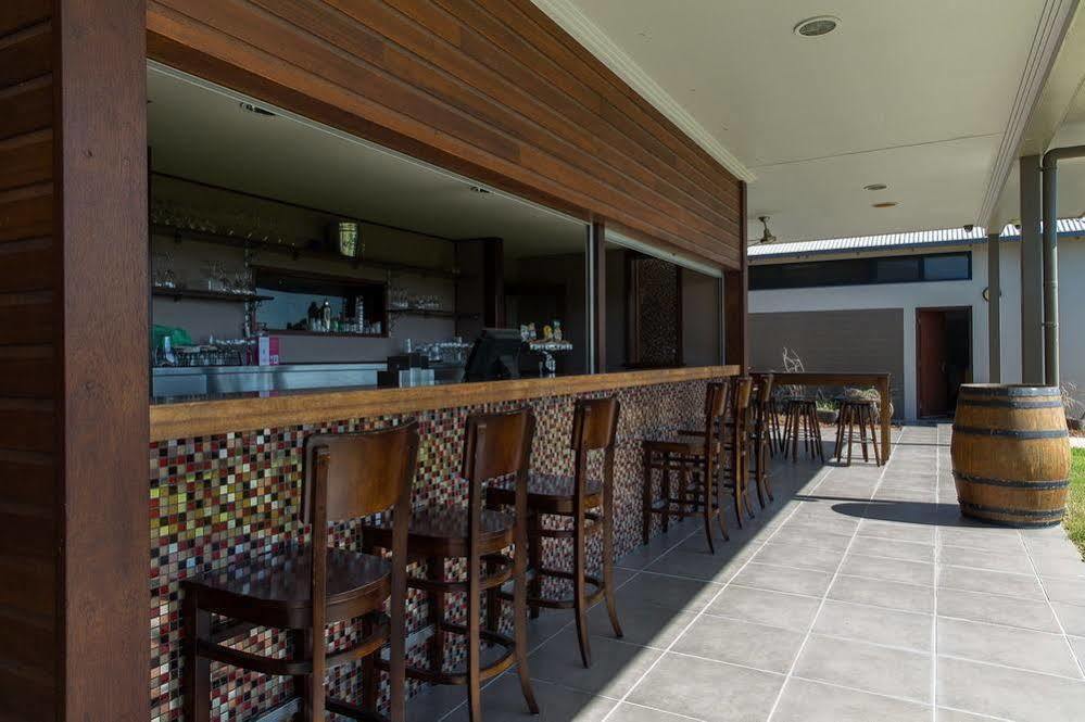 Merinda Village Hotel Боуен Екстериор снимка