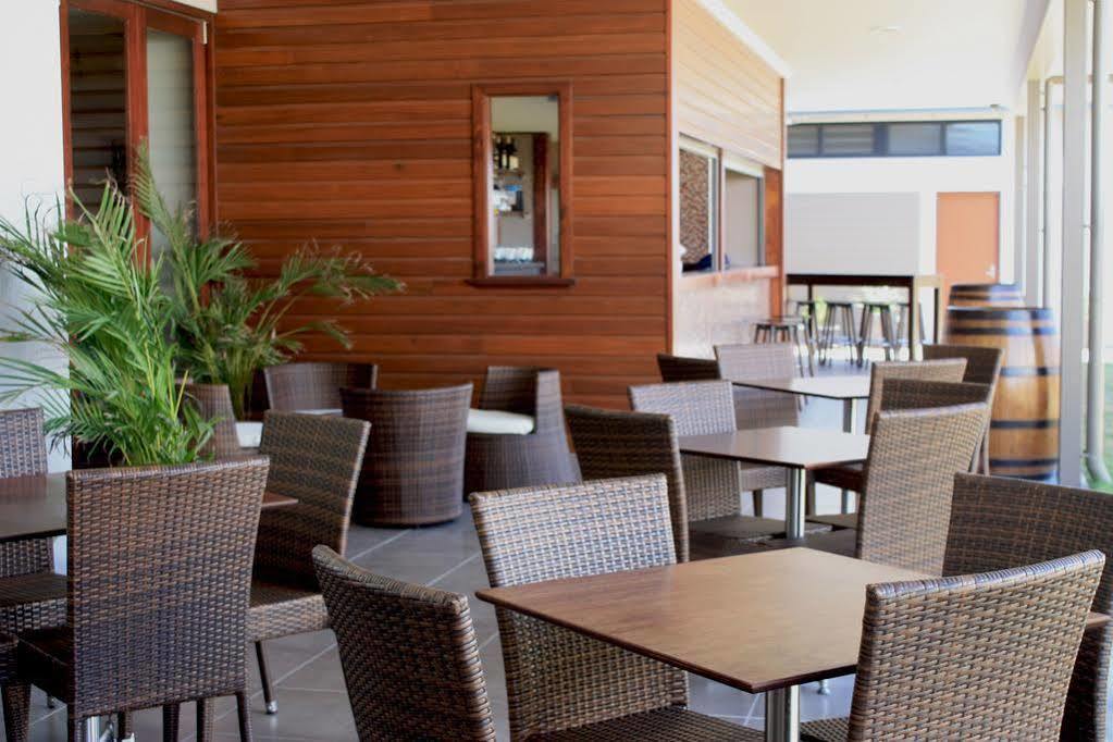 Merinda Village Hotel Боуен Екстериор снимка