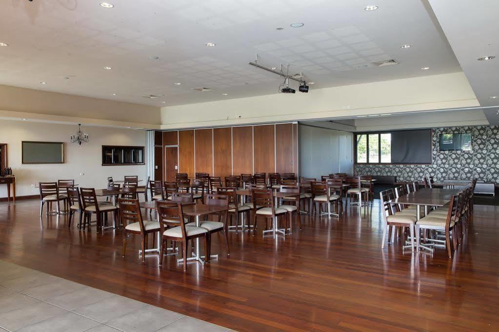 Merinda Village Hotel Боуен Екстериор снимка