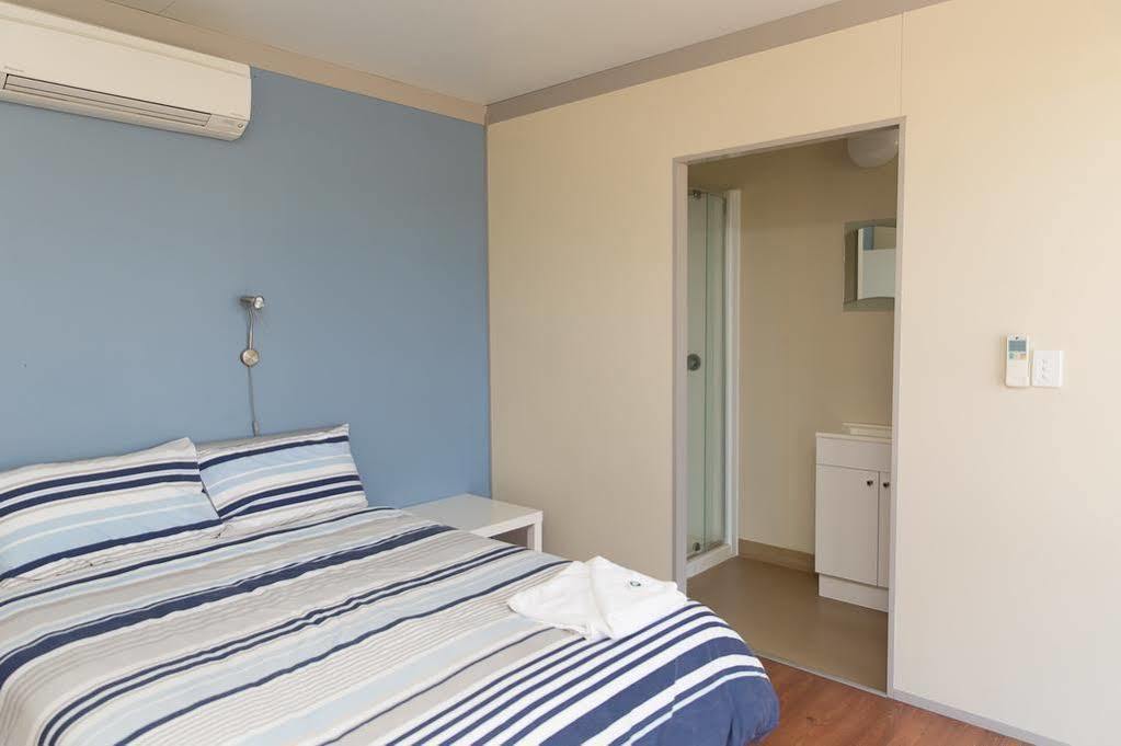 Merinda Village Hotel Боуен Екстериор снимка